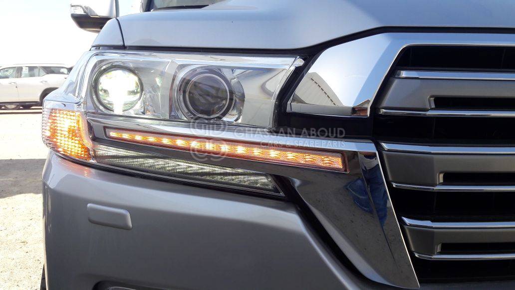 DOUBLE INDICATOR HEADLIGHT