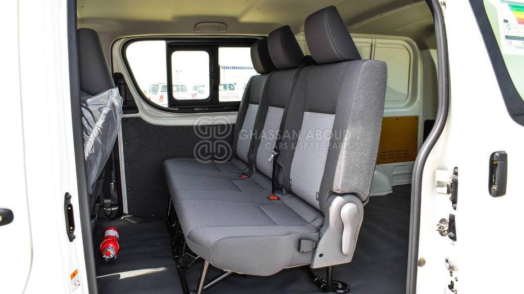 Toyota hiace shop 6 seater